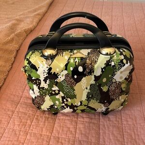 12" beauty case with removable crossbody strap, luggage strap